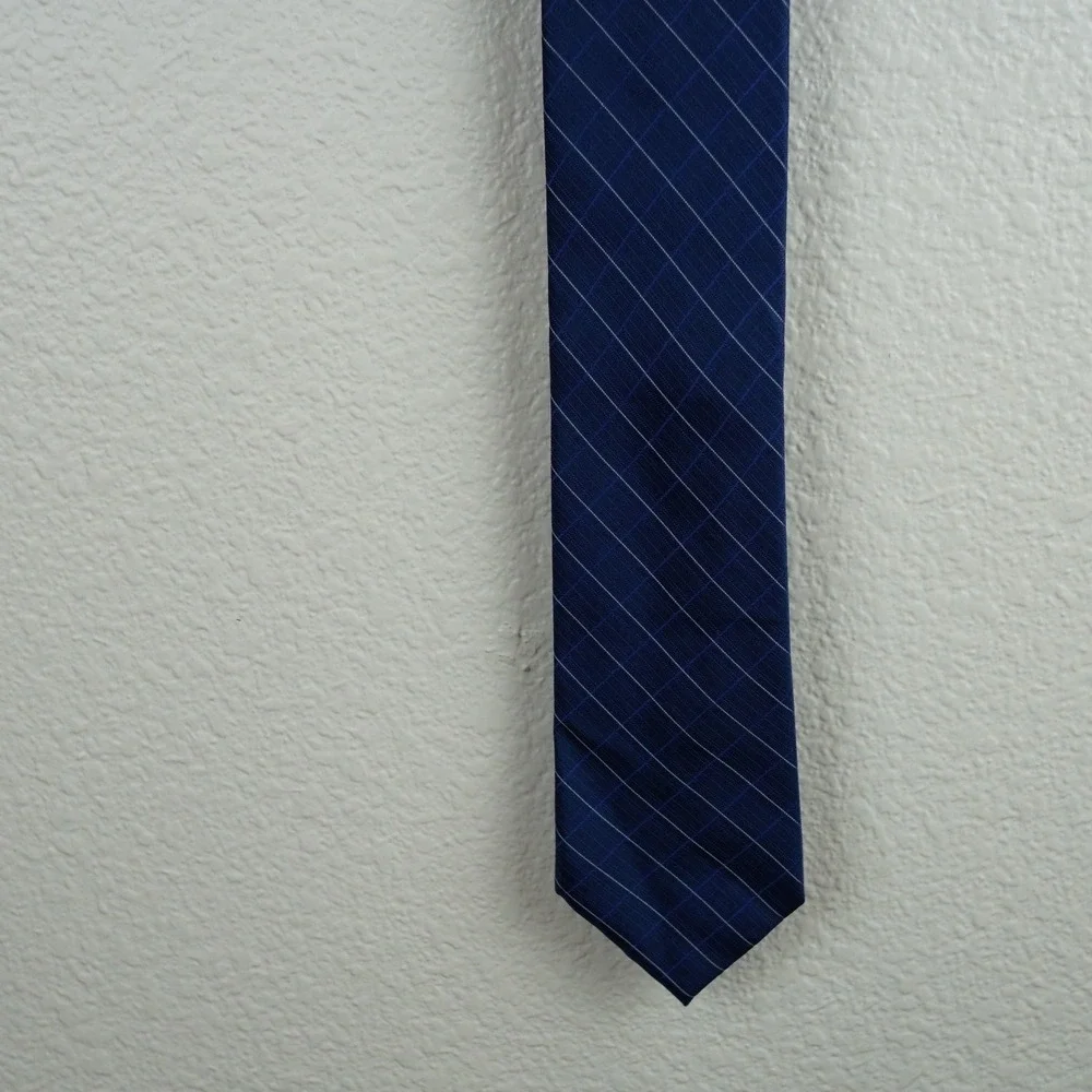 Calvin Klein Mens Necktie Silk Blue Plaid Business Formal‎ Office Career